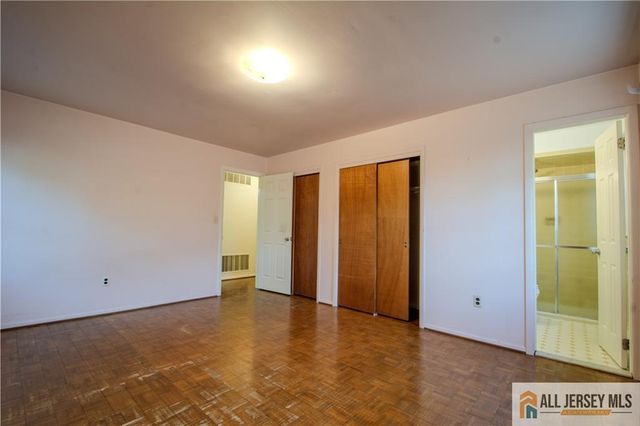 8 Windy Hill Road, Metuchen, NJ 08840