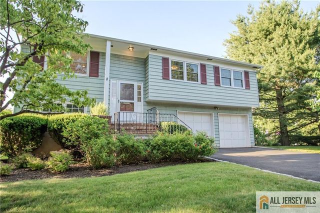 8 Windy Hill Road, Metuchen, NJ 08840