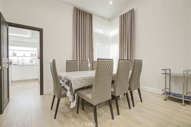 28030 Kenton, Saugus, CA 91350