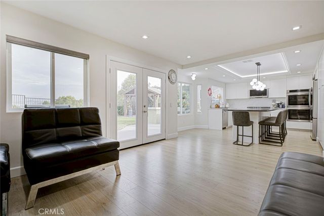 28030 Kenton, Saugus, CA 91350