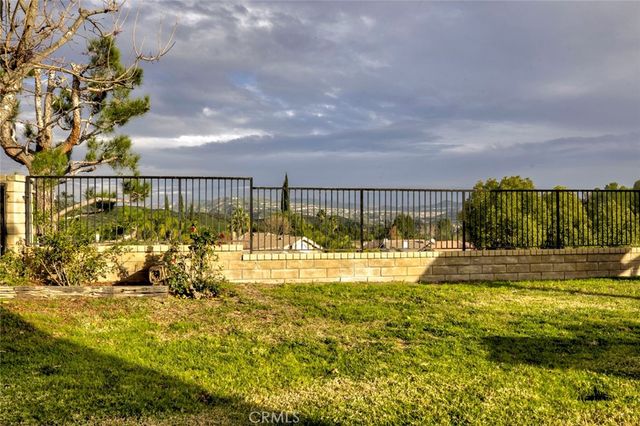 28030 Kenton, Saugus, CA 91350