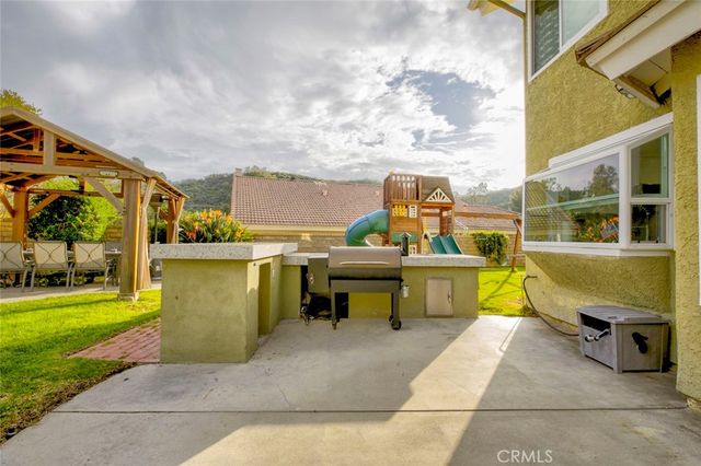 28030 Kenton, Saugus, CA 91350