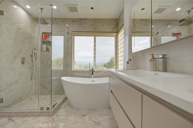 28030 Kenton, Saugus, CA 91350