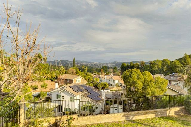 28030 Kenton, Saugus, CA 91350