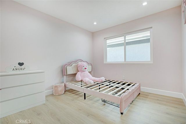 28030 Kenton, Saugus, CA 91350