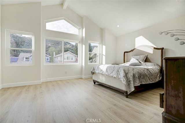 28030 Kenton, Saugus, CA 91350