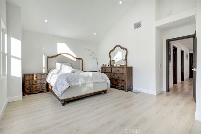 28030 Kenton, Saugus, CA 91350