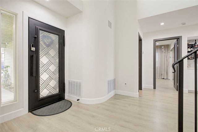 28030 Kenton, Saugus, CA 91350