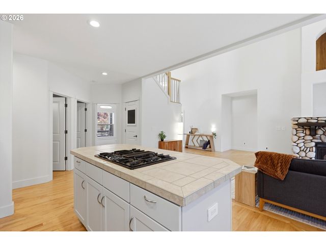 2445 W 10TH St, Washougal, WA 98671