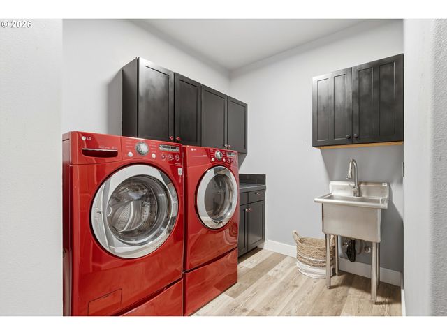 2445 W 10TH St, Washougal, WA 98671