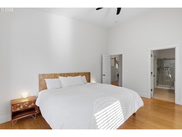 2445 W 10TH St, Washougal, WA 98671