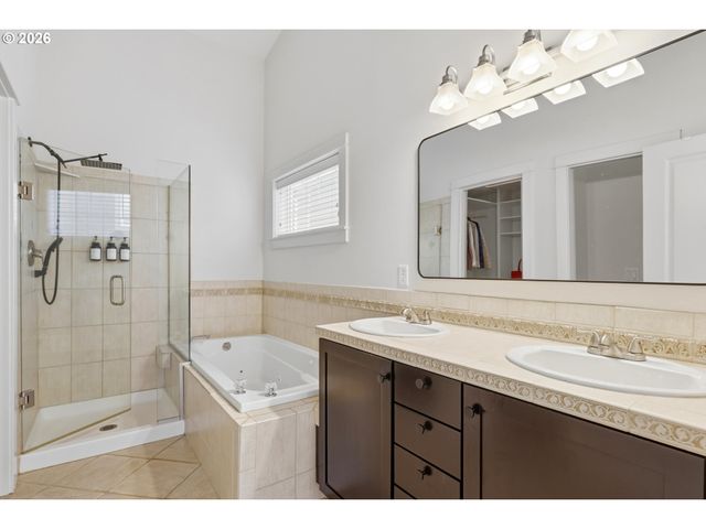 2445 W 10TH St, Washougal, WA 98671