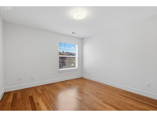 2445 W 10TH St, Washougal, WA 98671