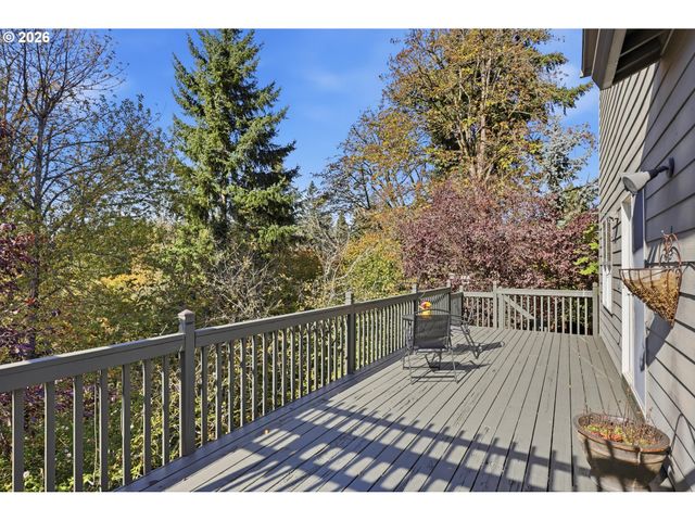 2445 W 10TH St, Washougal, WA 98671
