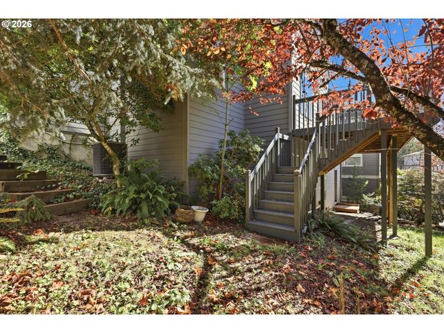 2445 W 10TH St, Washougal, WA 98671