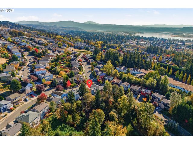 2445 W 10TH St, Washougal, WA 98671