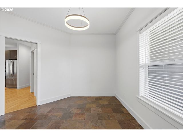 2445 W 10TH St, Washougal, WA 98671