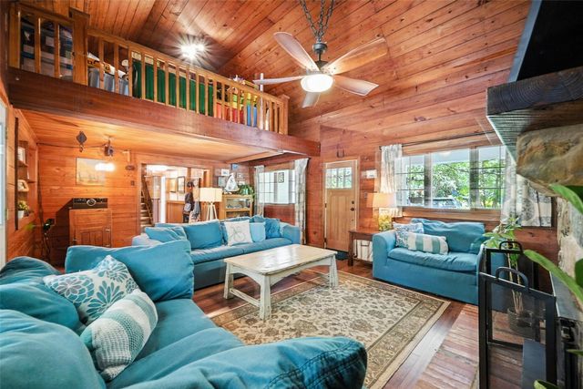 301 E 7th Street, Shady Shores, TX 76208