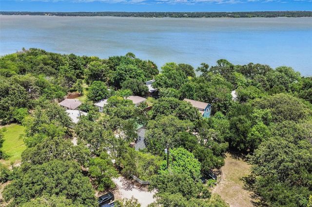 301 E 7th Street, Shady Shores, TX 76208
