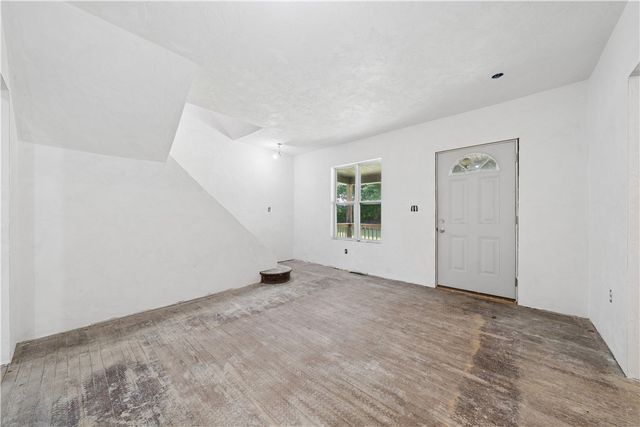 1351-1353 MT Pleasant Rd, Hempfield Twp, PA 15601