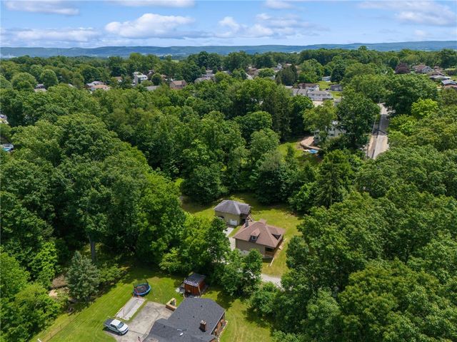 1351-1353 MT Pleasant Rd, Hempfield Twp, PA 15601