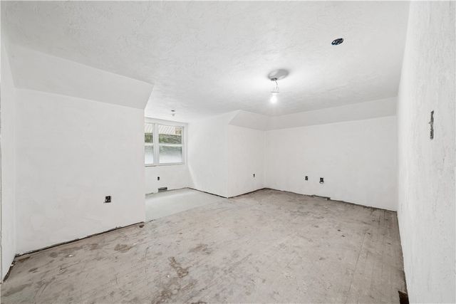 1351-1353 MT Pleasant Rd, Hempfield Twp, PA 15601