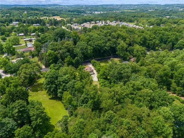 1351-1353 MT Pleasant Rd, Hempfield Twp, PA 15601