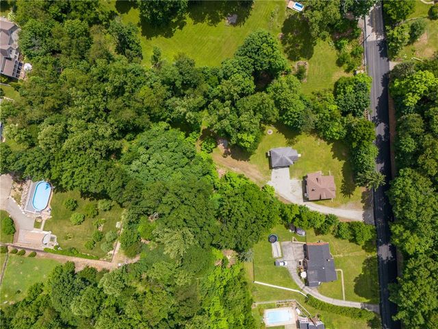 1351-1353 MT Pleasant Rd, Hempfield Twp, PA 15601