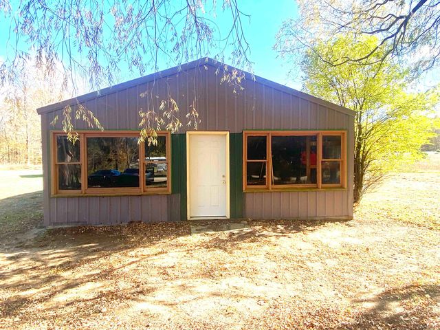 3281 Wallaker Road, Benzonia, MI 49616