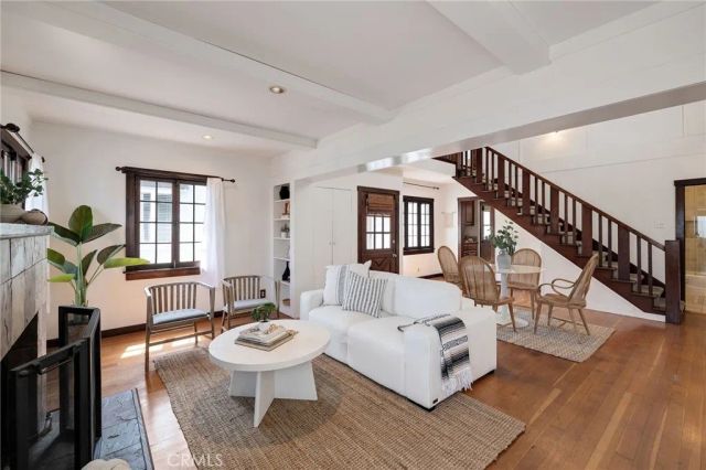 525 Manhattan Beach Blvd, Manhattan Beach, CA 90266