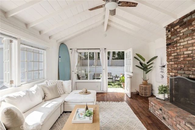 525 Manhattan Beach Blvd, Manhattan Beach, CA 90266