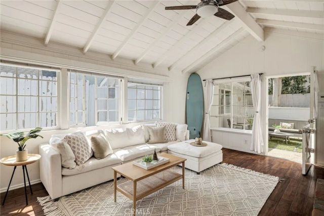 525 Manhattan Beach Blvd, Manhattan Beach, CA 90266