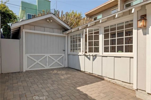 525 Manhattan Beach Blvd, Manhattan Beach, CA 90266