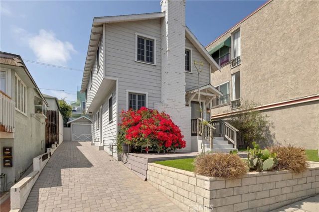 525 Manhattan Beach Blvd, Manhattan Beach, CA 90266