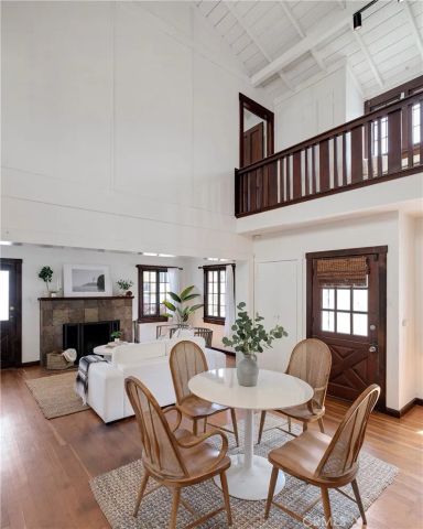 525 Manhattan Beach Blvd, Manhattan Beach, CA 90266