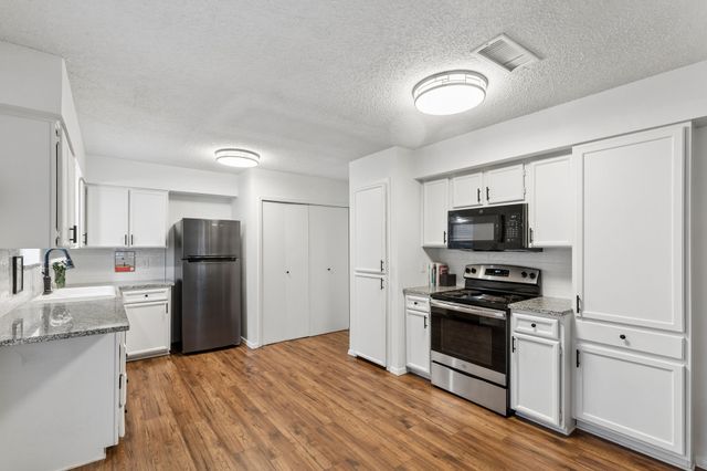 4921 Rollingwood Court, Garland, TX 75043