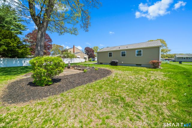 27 Highland Road, Windsor Locks, CT 06096