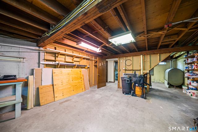 27 Highland Road, Windsor Locks, CT 06096