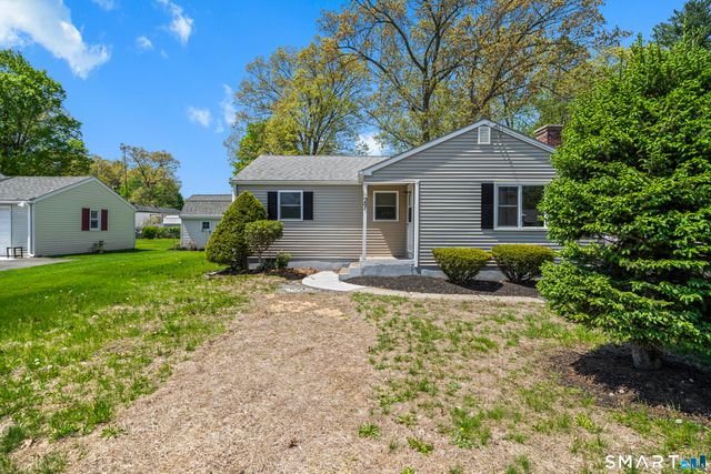 27 Highland Road, Windsor Locks, CT 06096