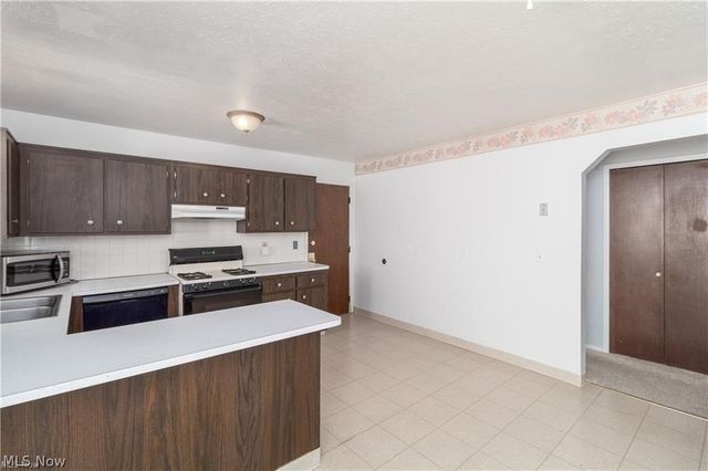 6448 Ridge Road, Parma, OH 44129