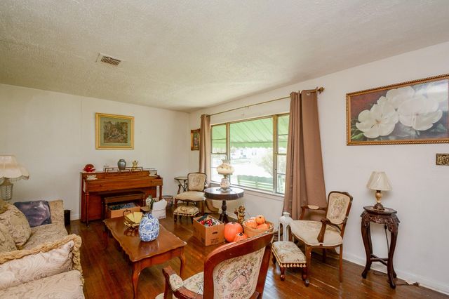 5879 Belneath Street, Houston, TX 77033