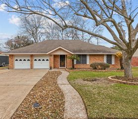 2710 Meadow Lane, La Marque, TX 77568