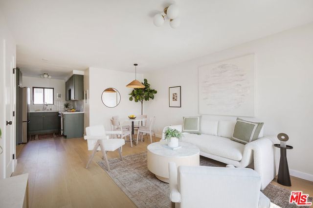 4412 Finley Avenue 3, Los Angeles, CA 90027