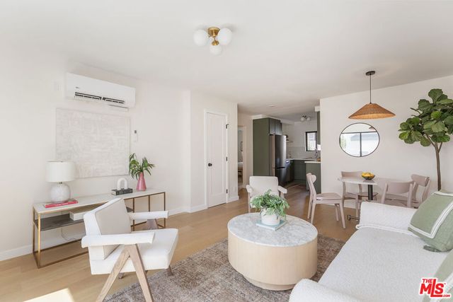 4412 Finley Avenue 3, Los Angeles, CA 90027