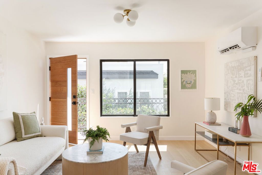 4412 Finley Avenue 3, Los Angeles, CA 90027