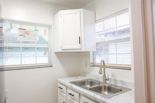 10 Jenkins Street, Houston, TX 77003