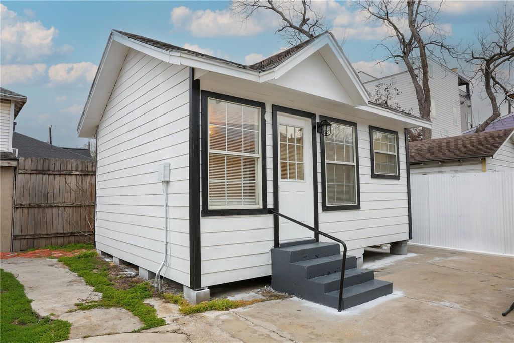 10 Jenkins Street, Houston, TX 77003