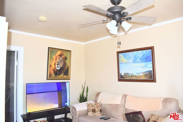 1738 W 82nd Street, Los Angeles, CA 90047