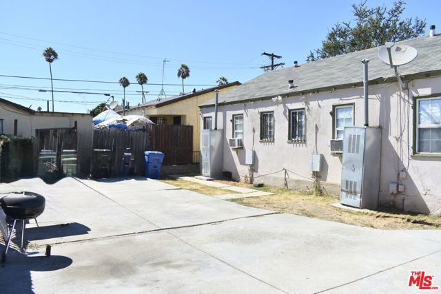 1738 W 82nd Street, Los Angeles, CA 90047
