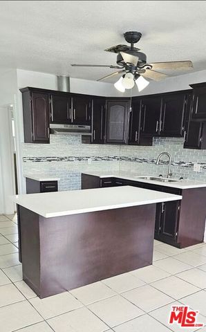 1738 W 82nd Street, Los Angeles, CA 90047